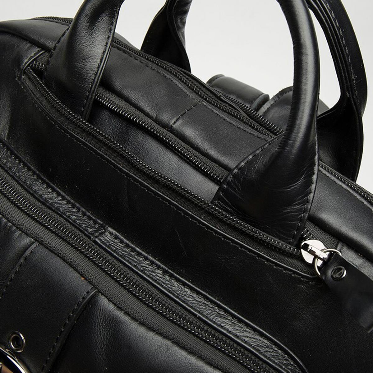 Men’s Durable Black Leather Backpack – Stylish and Long-Lasting