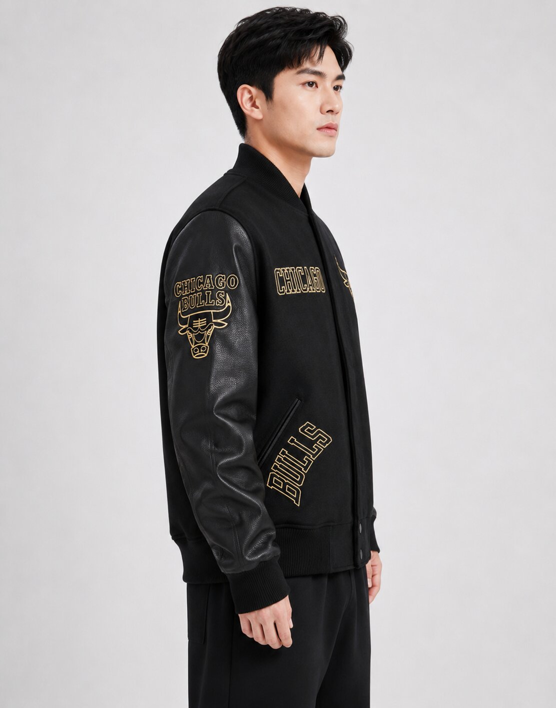 Men’s Chicago Bulls Black Varsity Jacket
