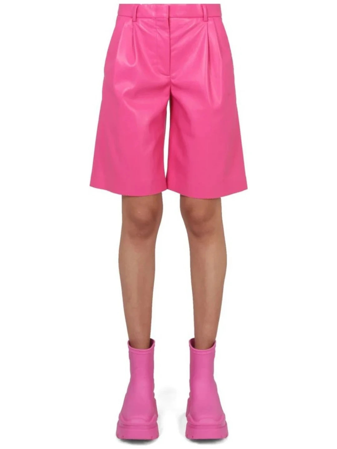 Pleated Pink Leather Bermuda Shorts – Trendy & Elegant Women's Fashion